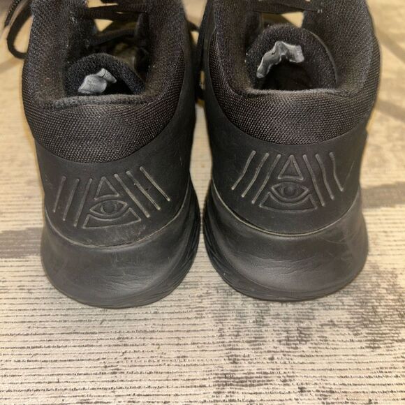 Nike Kyrie Flytrap 4 IV Black Cool Grey Size 12 Mens Basketball - Picture 3 of 6